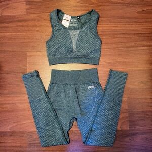 NWT AYBL Impact Seamless Sports Bra and Leggings Matching Set in Green XS